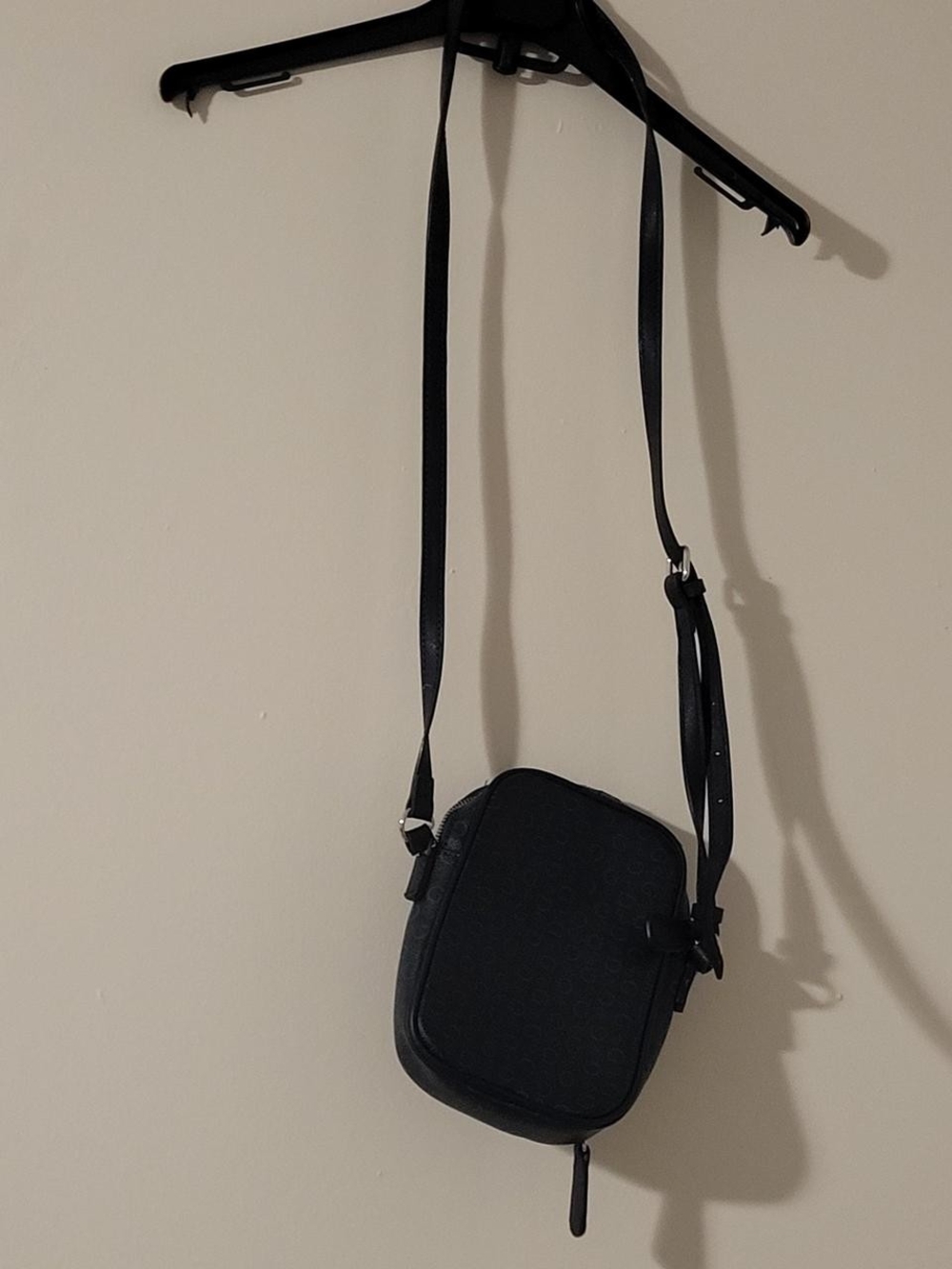 Guess Crossbody Bag - Picture 2 of 8